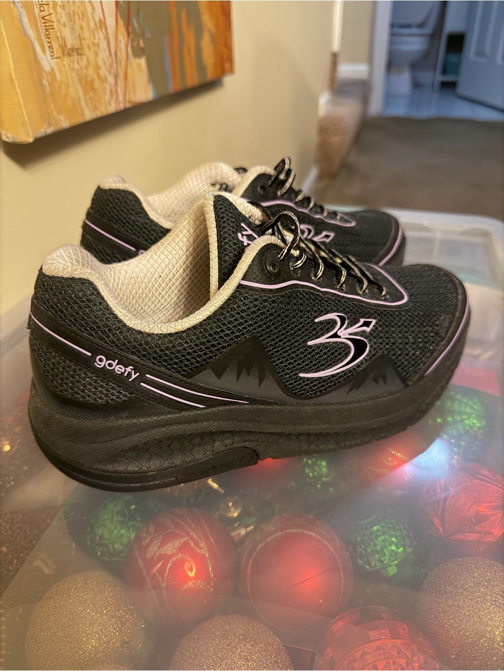 Gdefy Women’s Black and Pink 3S Fitness Sneakers